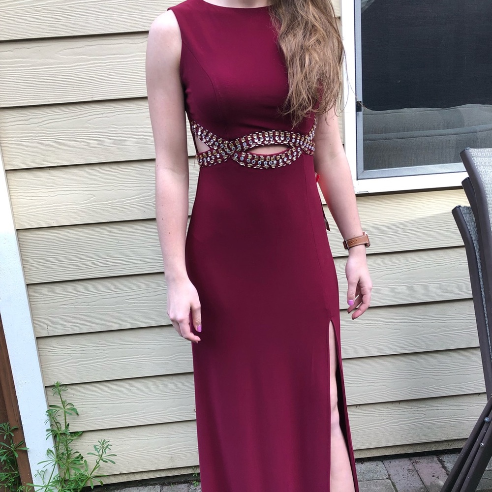 Burgandy/red prom dress